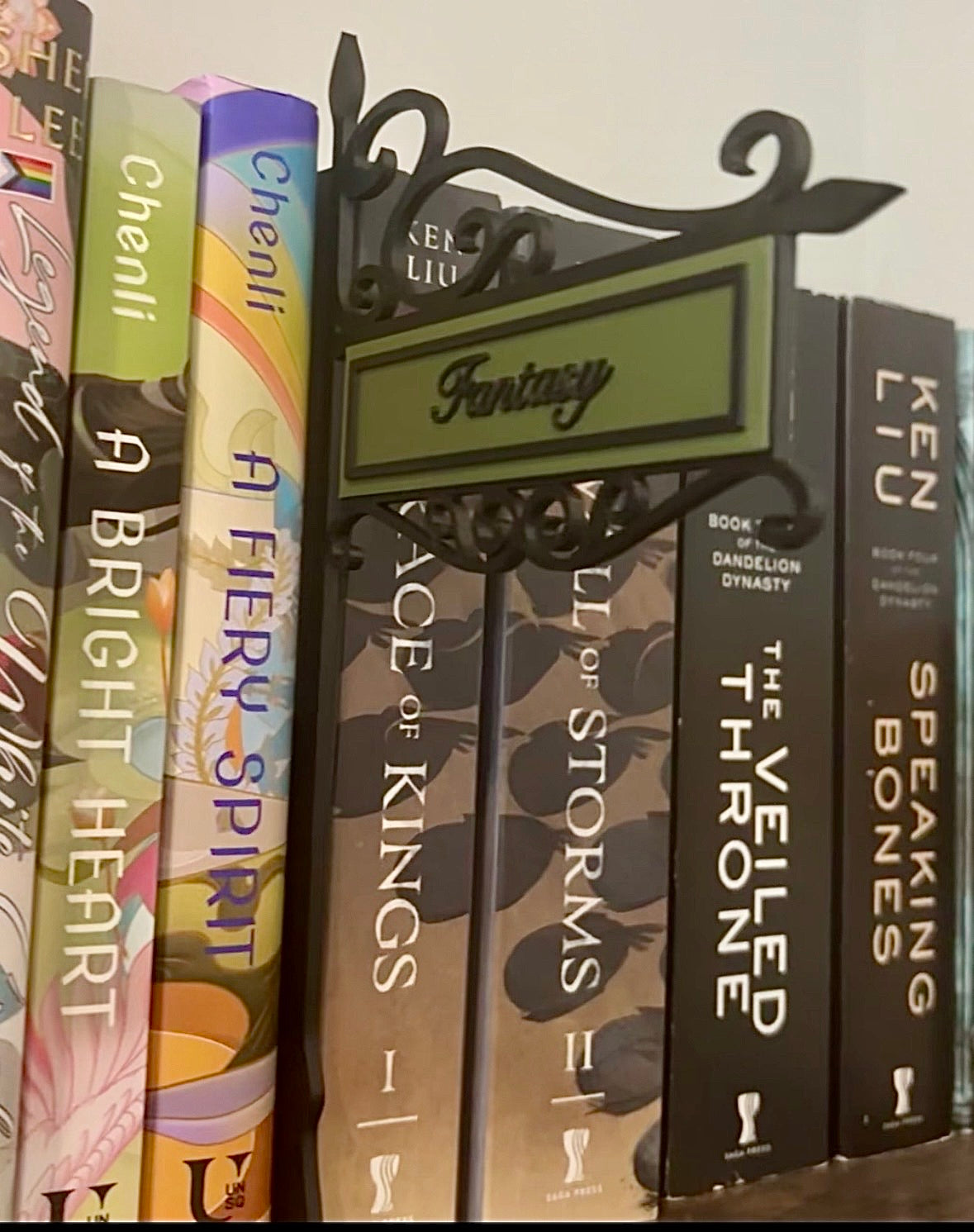 Bookish divider