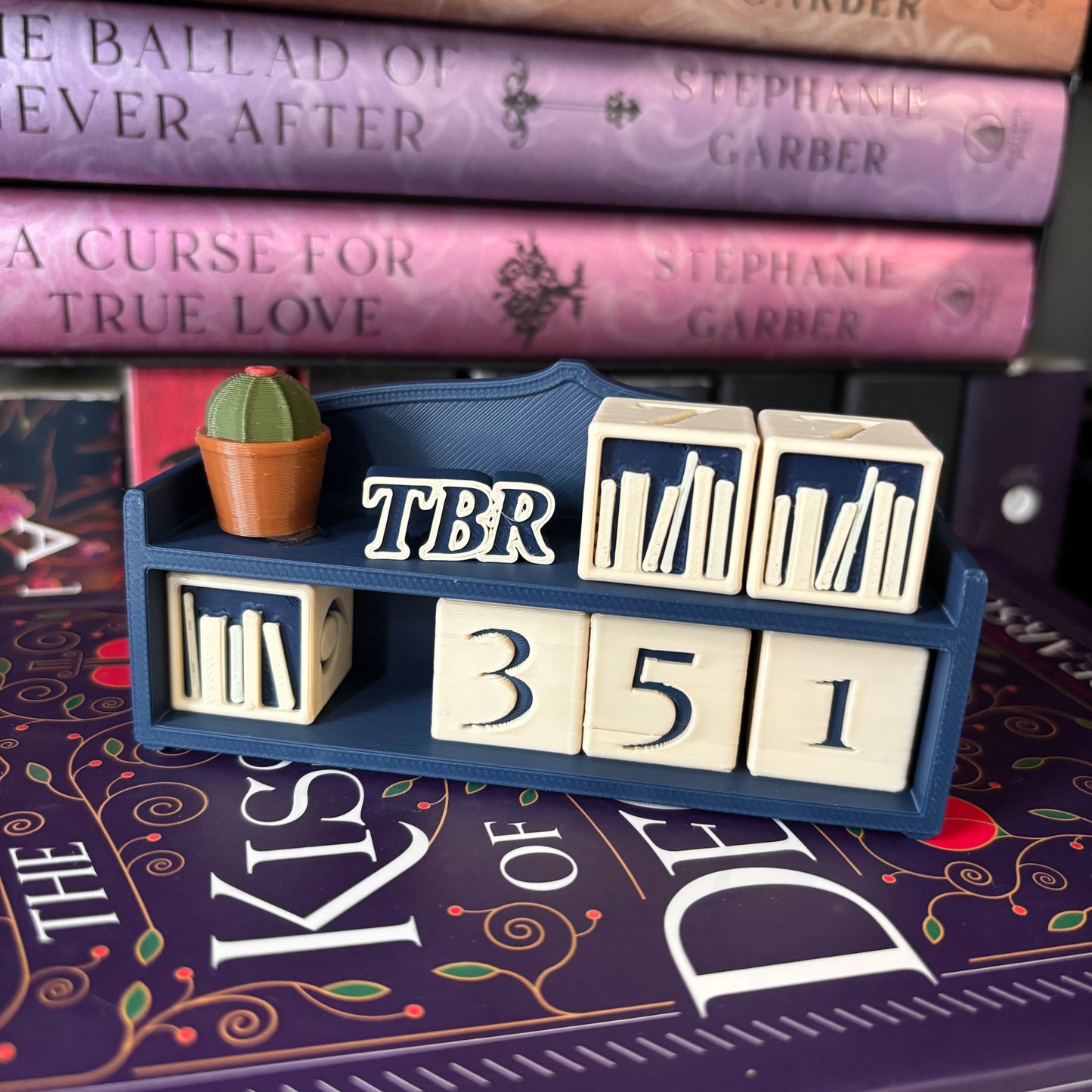 Counter- Bookshelf